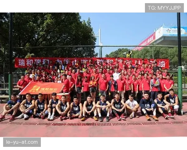 诺丁汉边路进攻势如破竹，团队协作铸就胜利大捷