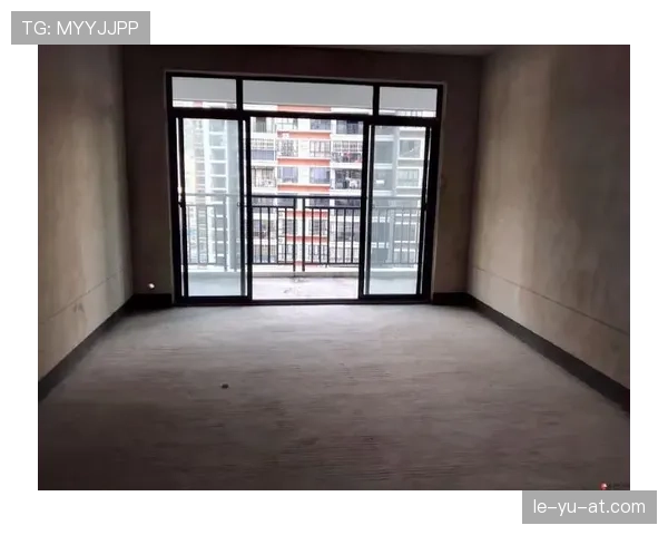 刷到范迪克家照，餐桌一张的价钱能付我半年房租